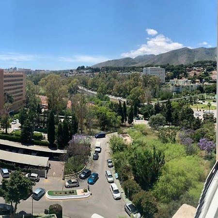 Alterhome Luminoso Estudio Con Piscina Y Maravillosas Vistas Torremolinos Kültér fotó