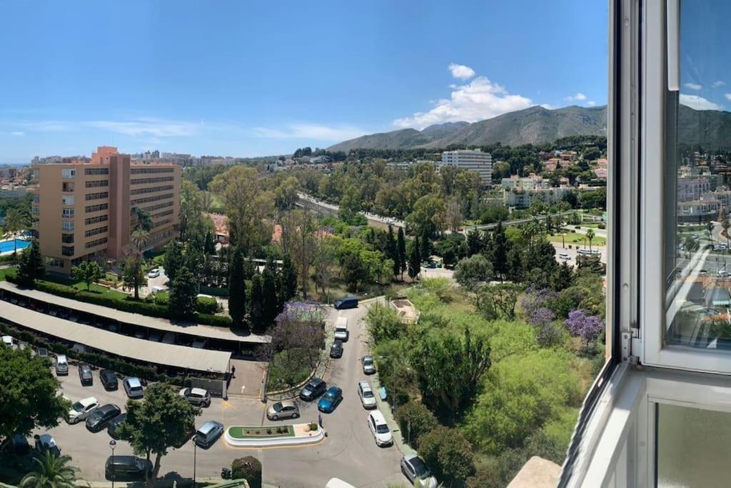Alterhome Luminoso Estudio Con Piscina Y Maravillosas Vistas Torremolinos Kültér fotó