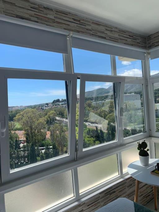 Alterhome Luminoso Estudio Con Piscina Y Maravillosas Vistas Torremolinos Kültér fotó