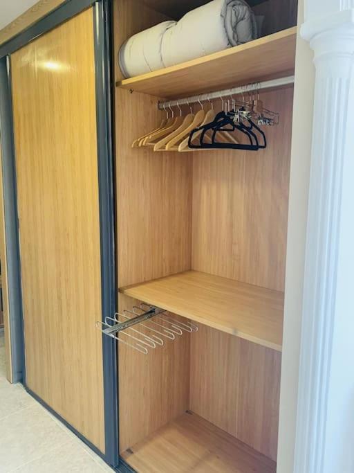Alterhome Luminoso Estudio Con Piscina Y Maravillosas Vistas Torremolinos Kültér fotó