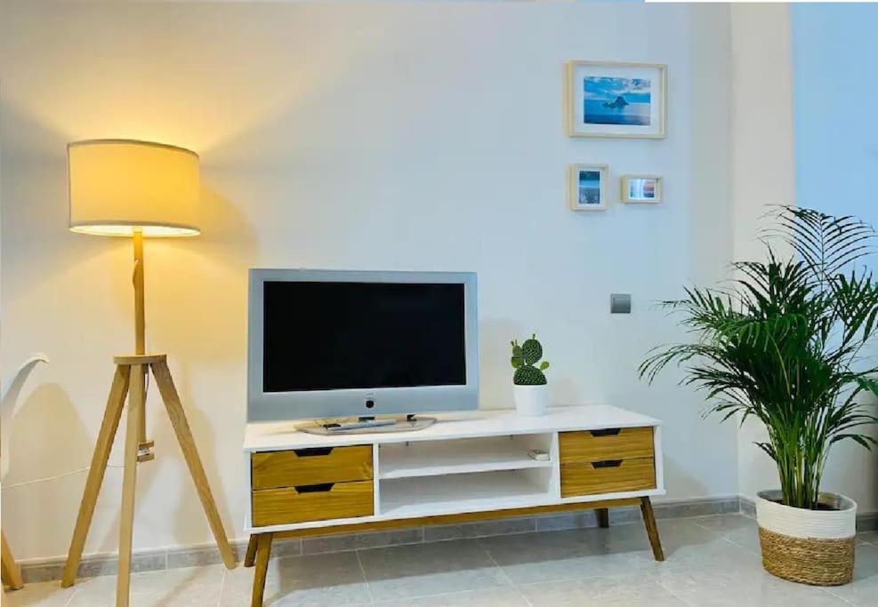 Alterhome Luminoso Estudio Con Piscina Y Maravillosas Vistas Torremolinos Kültér fotó