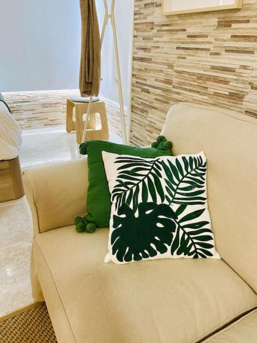 Alterhome Luminoso Estudio Con Piscina Y Maravillosas Vistas Torremolinos Kültér fotó