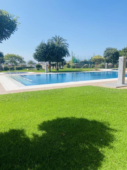 Alterhome Luminoso Estudio Con Piscina Y Maravillosas Vistas Torremolinos Kültér fotó