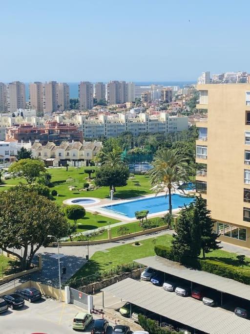 Alterhome Luminoso Estudio Con Piscina Y Maravillosas Vistas Torremolinos Kültér fotó