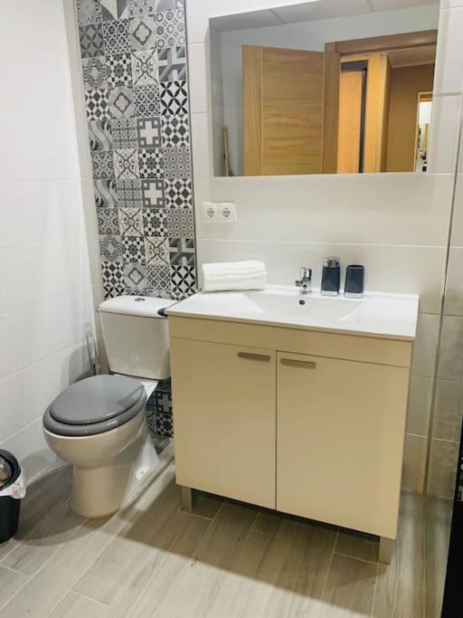 Alterhome Luminoso Estudio Con Piscina Y Maravillosas Vistas Torremolinos Kültér fotó